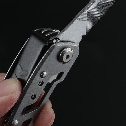 Full-Steel Multi-Tool Pliers – Folding Survival Tool with Knife, Safety Cutter & Emergency Functions for Home & Outdoor Use